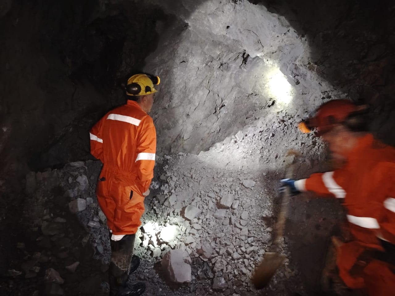 Perforación y avance de galería